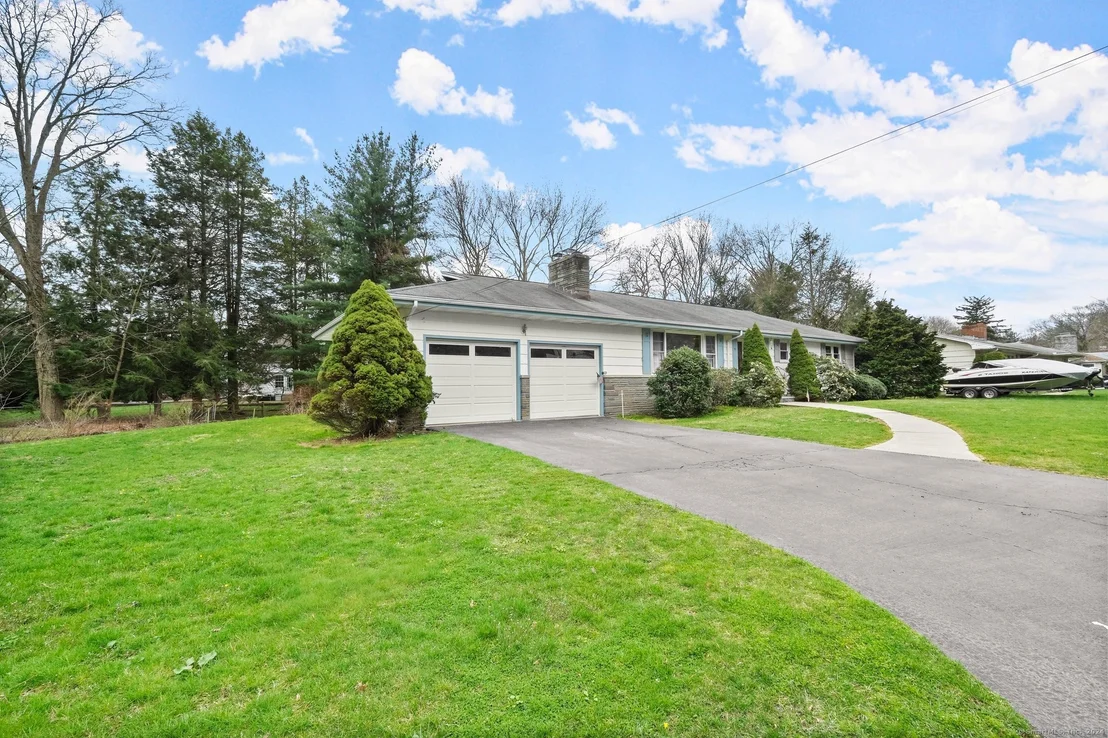 Photo of 90 Lu Manor Drive