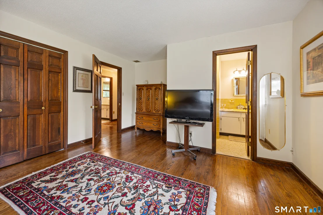 Photo of 620 Riverside Drive