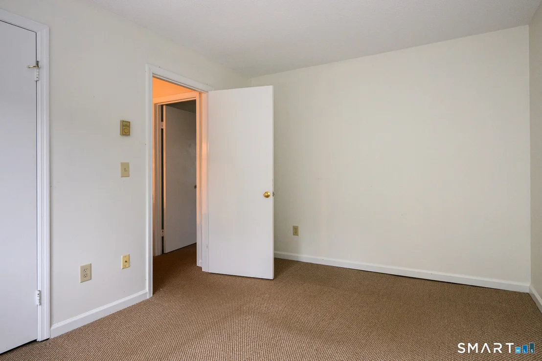 Photo of Unit 25D at 925 Oronoke Road