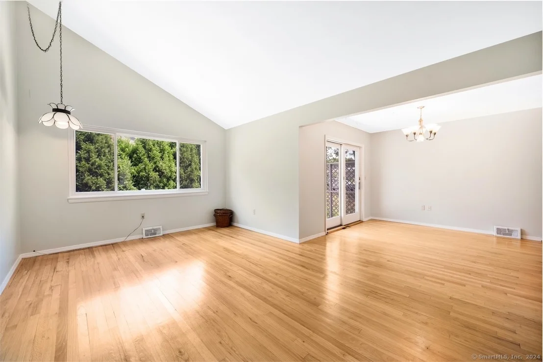 Photo of 39 Niles Drive