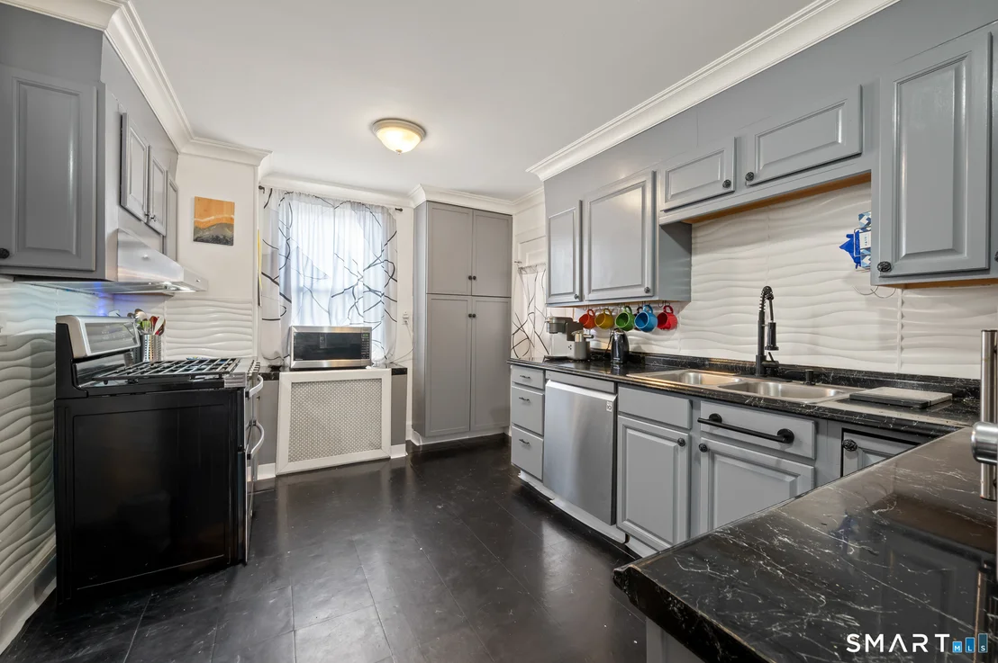 Photo of 32 Burr Avenue