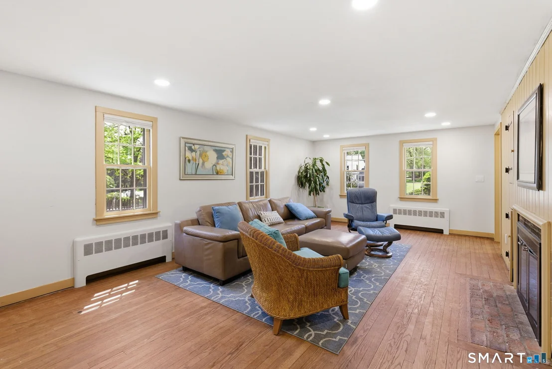 Photo of 244 Buttonball Lane