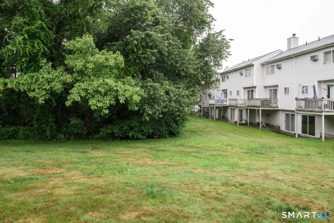 Photo of Unit 25D at 925 Oronoke Road