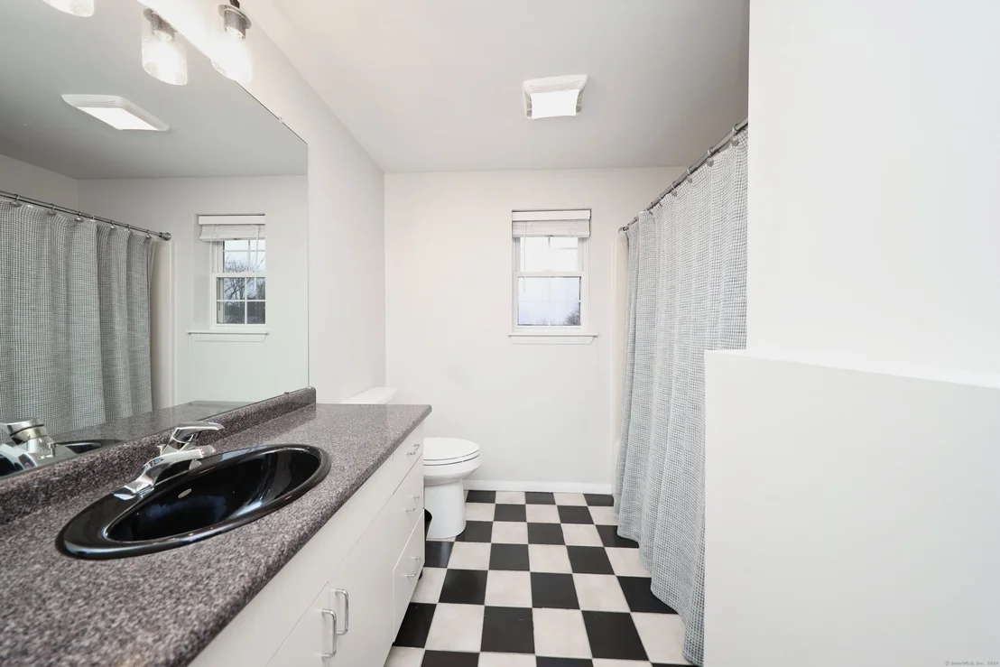 Photo of 242 Kendall Circle