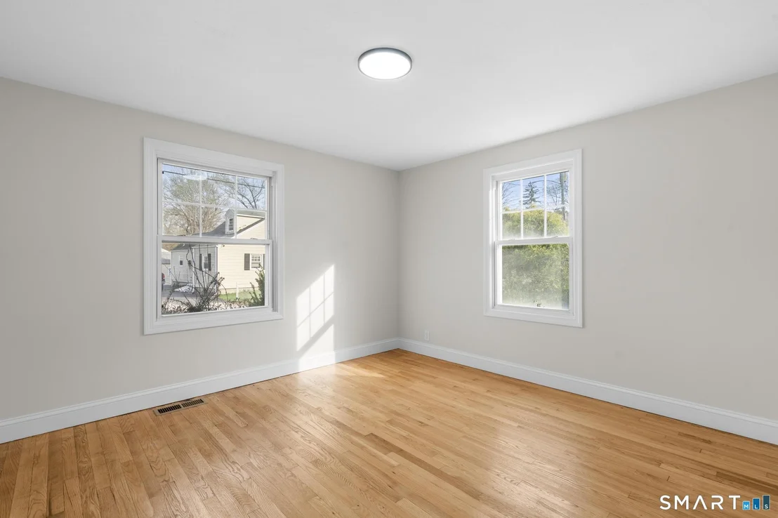 Photo of 21 Russ Road