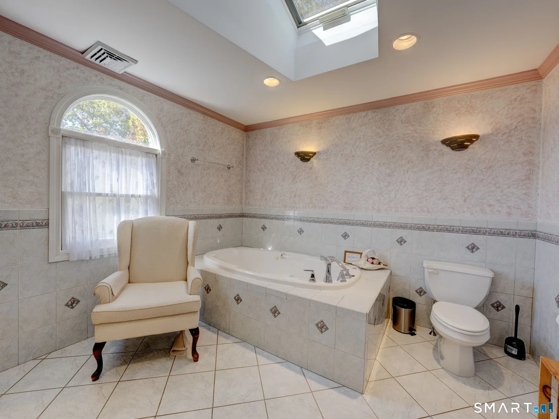 Photo of 887 Spindle Hill Road