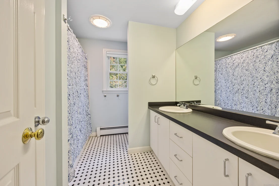 Photo of 1167 Marion Road