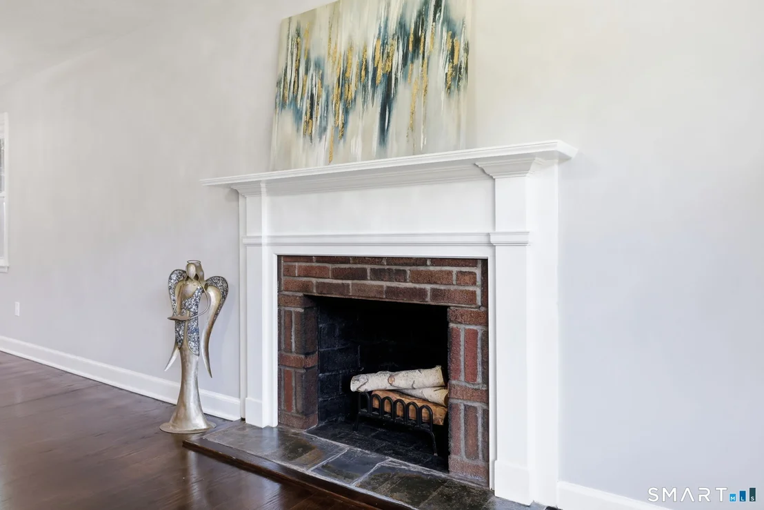 Photo of 156 Robin Hill Road