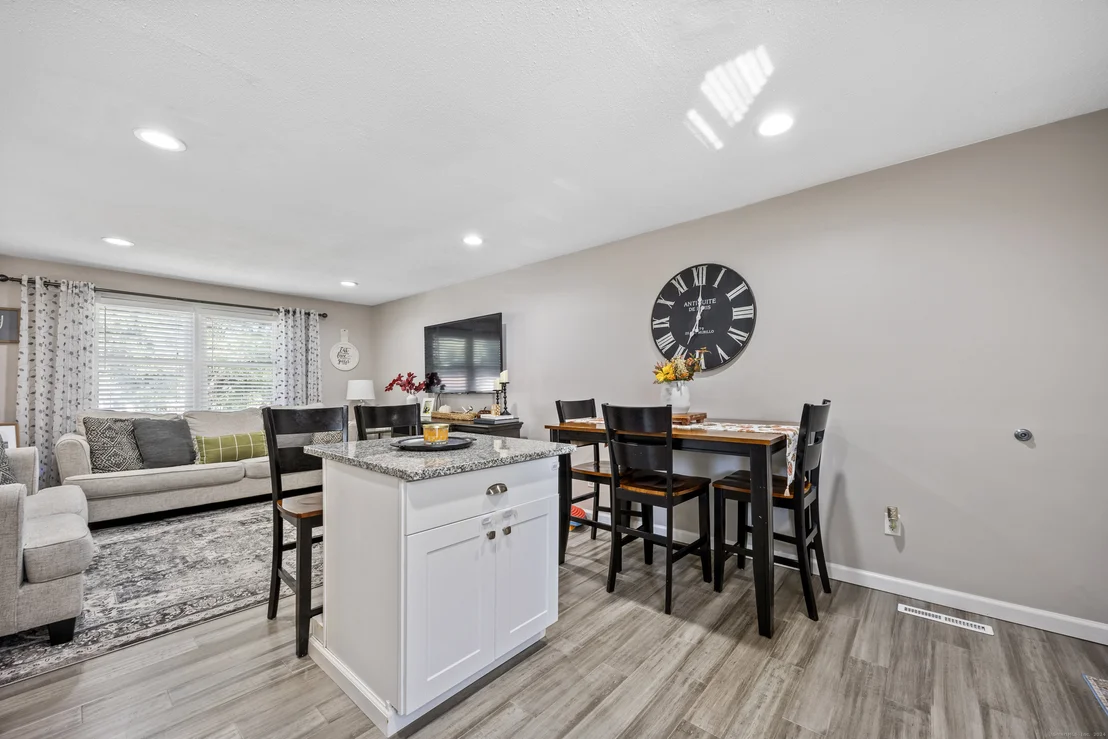 Photo of 7 Westwood Circle
