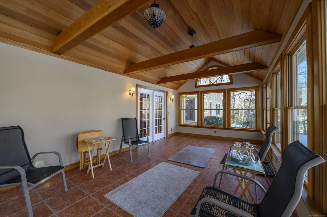 Photo of 1352 Wolf Hill Road