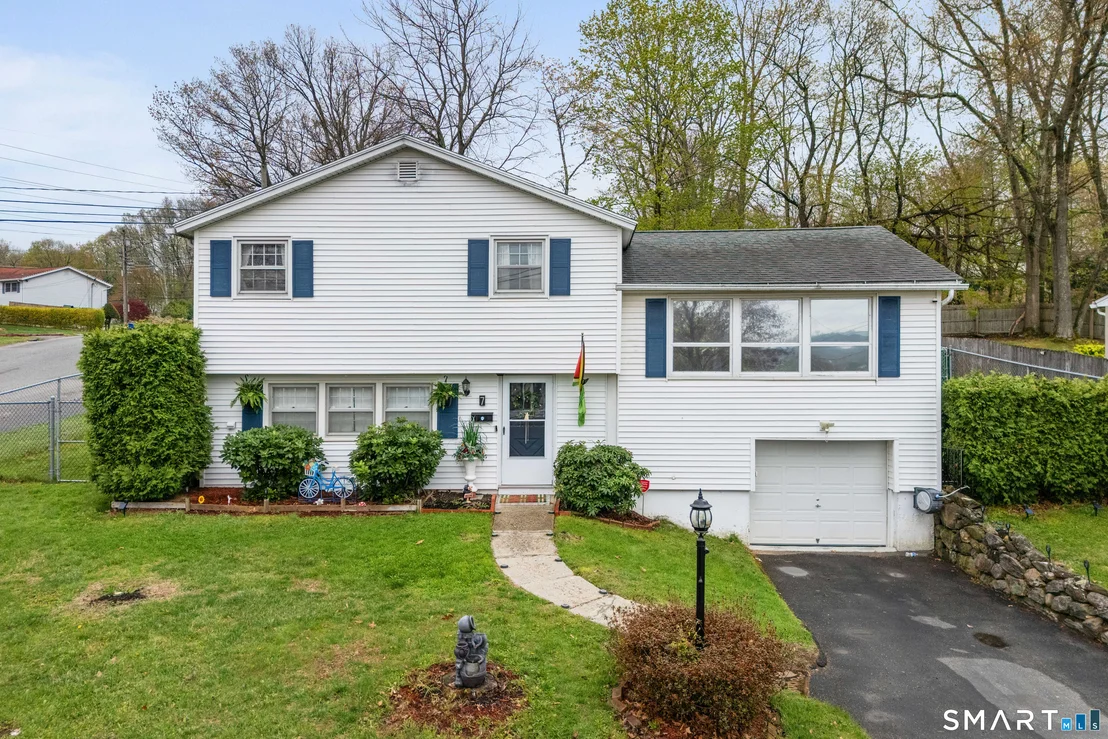 Photo of 7 Plainfield Drive