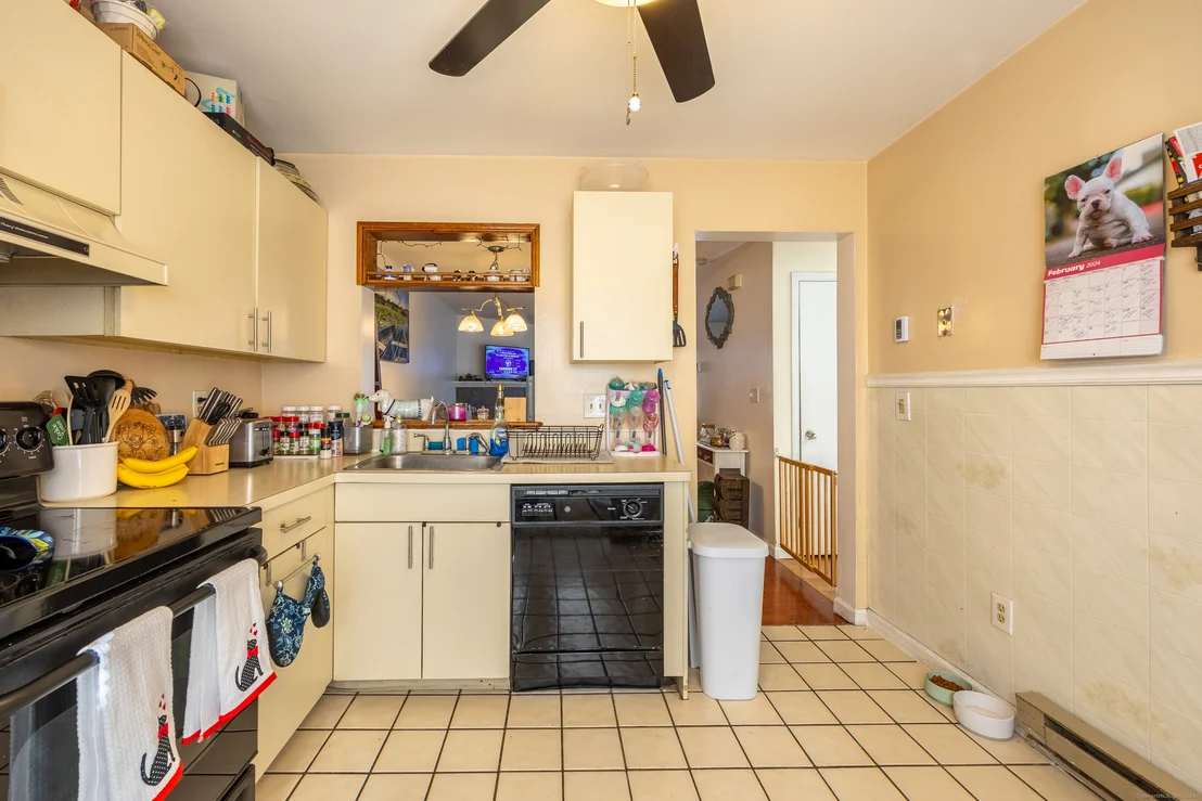 Photo of Unit APT6 at 10 Taft Point