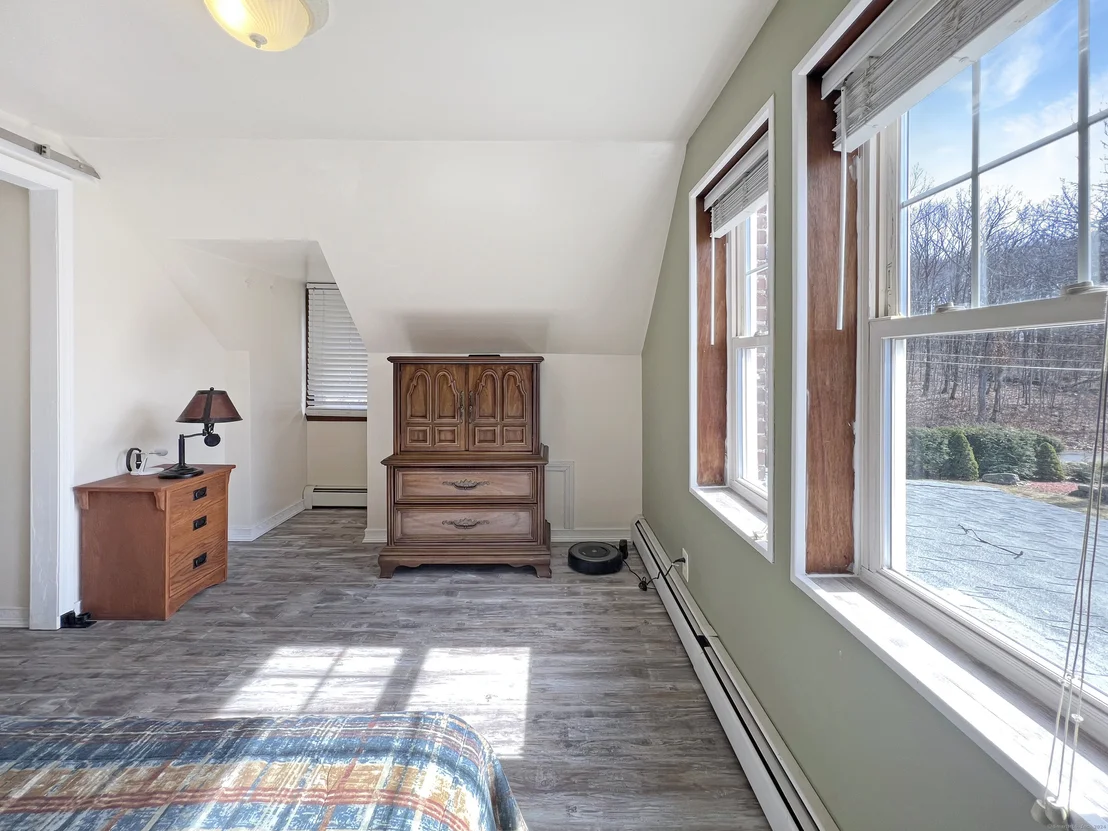 Photo of 625 Maple Hill Road