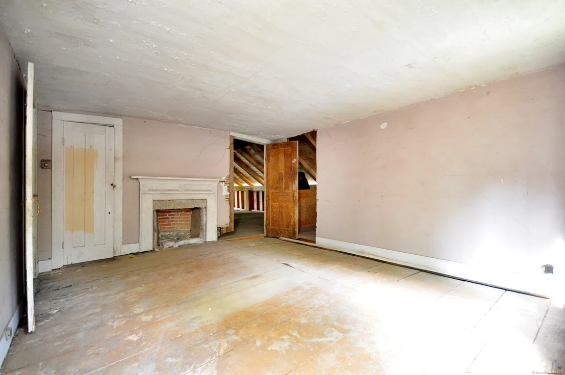 Photo of 30 Chestnut Hill Road