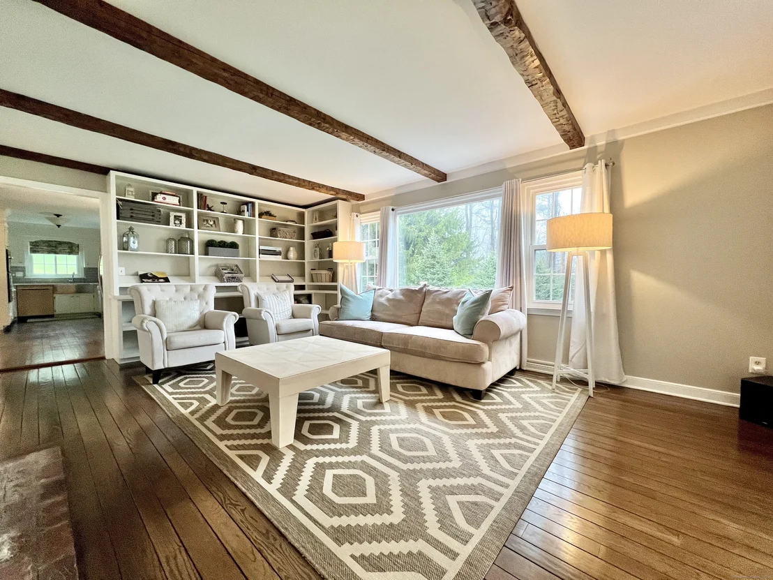 Photo of 320 Westport Road