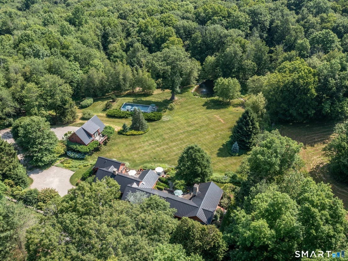 Photo of 35 Schoolhouse Road