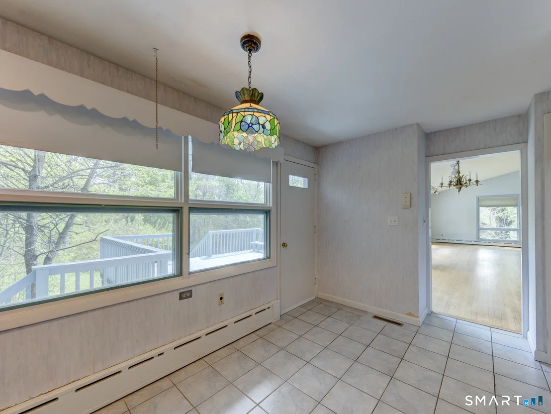 Photo of 284 Chestnut Hill Road