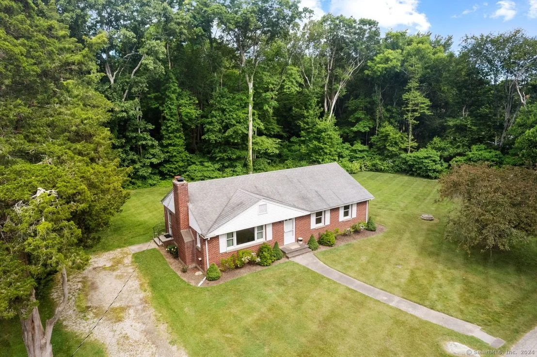 Photo of 2 Hickory Avenue