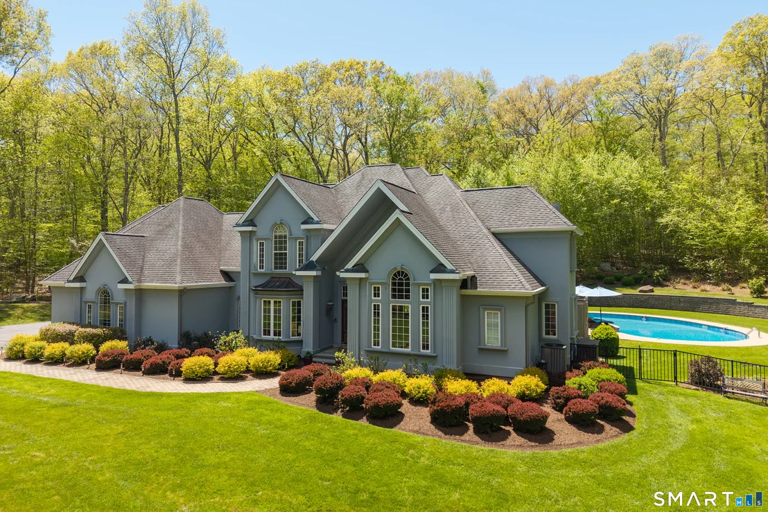 Photo of 350 Squaw Lane