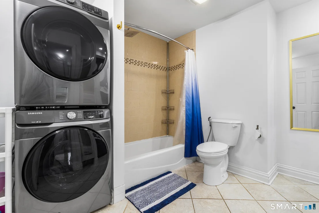 Photo of 1710 Stratfield Road