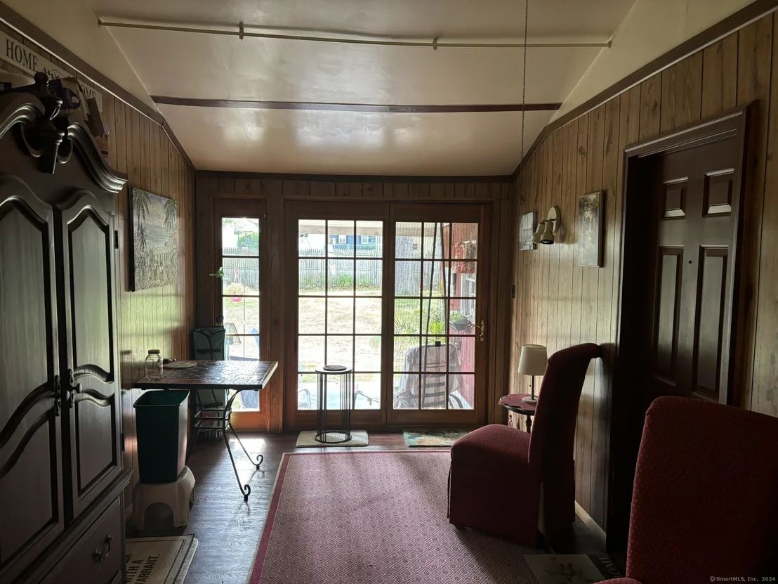 Photo of 30 Quaker Lane