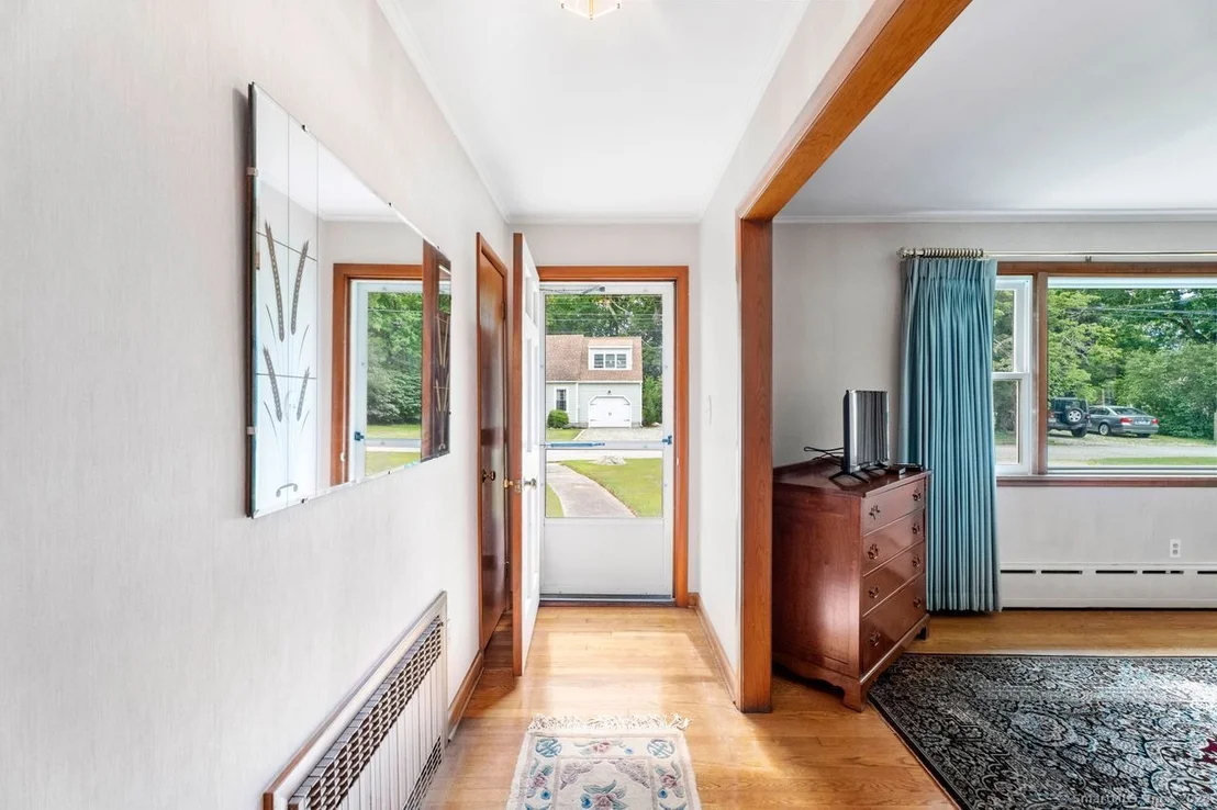 Photo of 2 Hickory Avenue