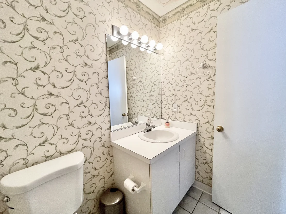Photo of Unit 24A at 925 Oronoke Road