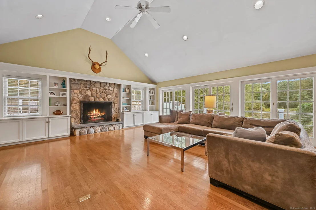 Photo of 330 Ridgefield Road