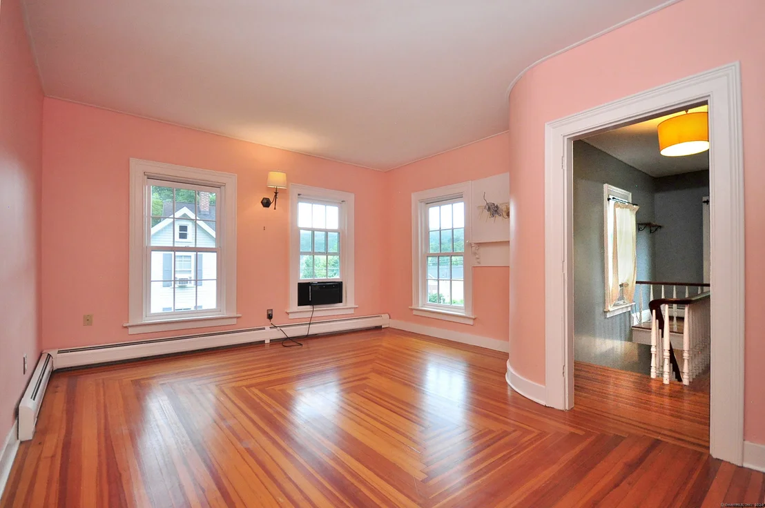 Photo of 19 Maple Avenue