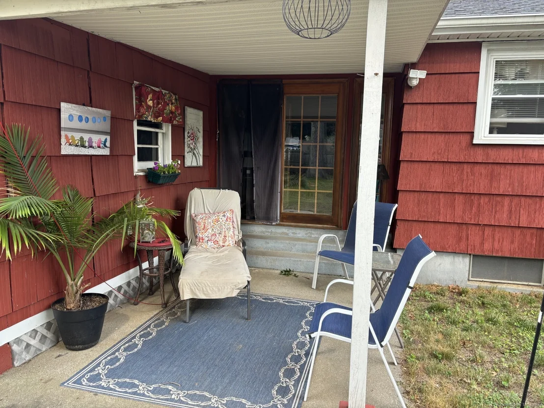 Photo of 30 Quaker Lane