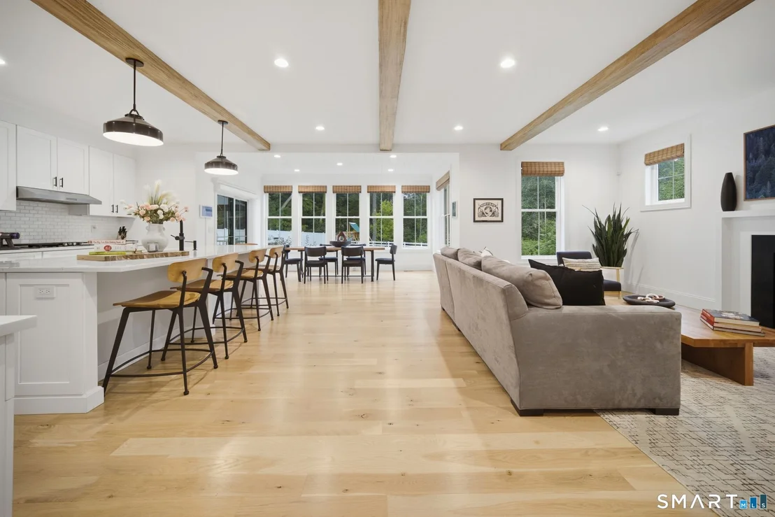 Photo of 43 Oak Ridge Drive