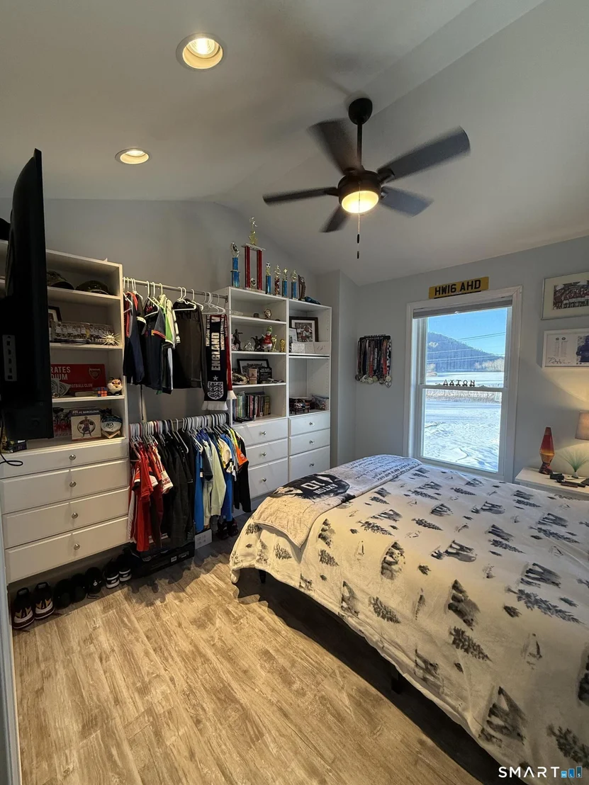 Photo of 380 Mashentuck Road