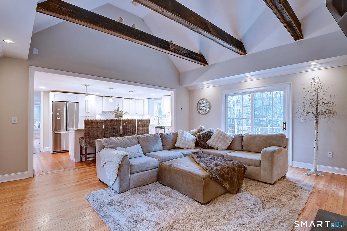 Photo of 27 Chestnut Hill Road