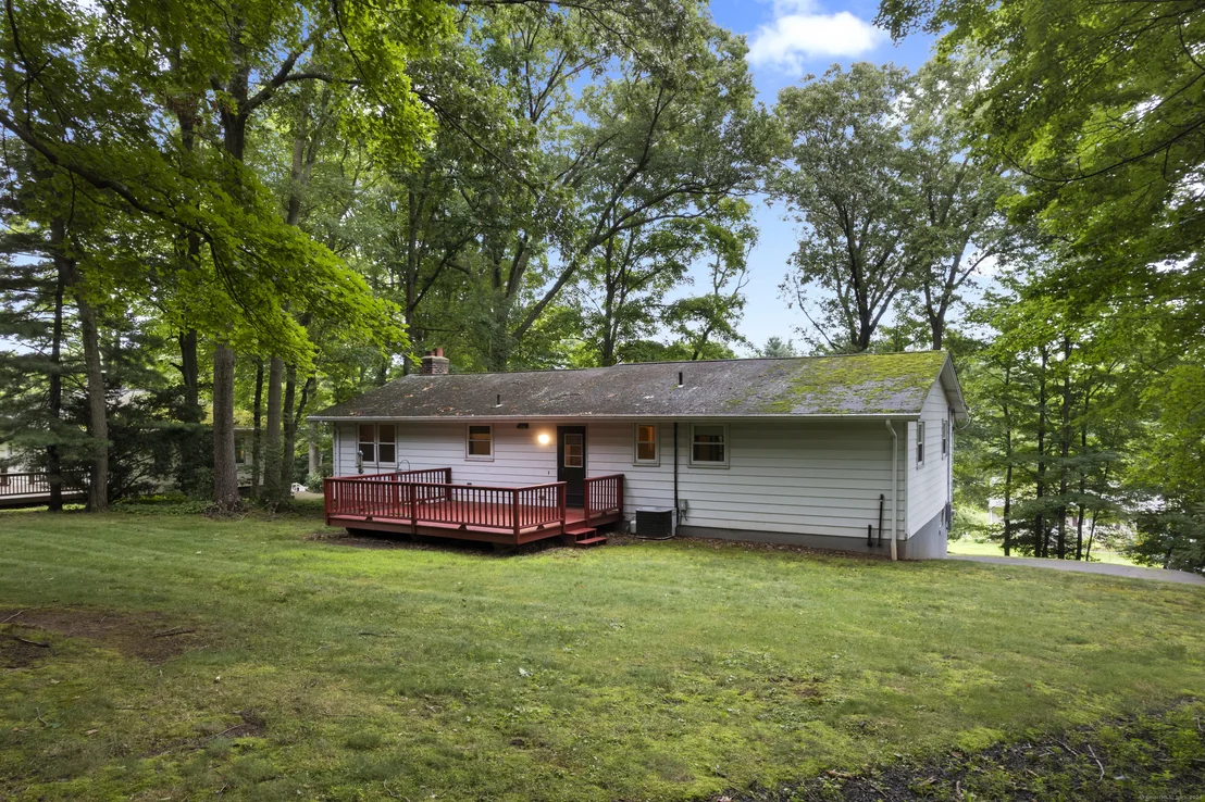Photo of 1071 King Road