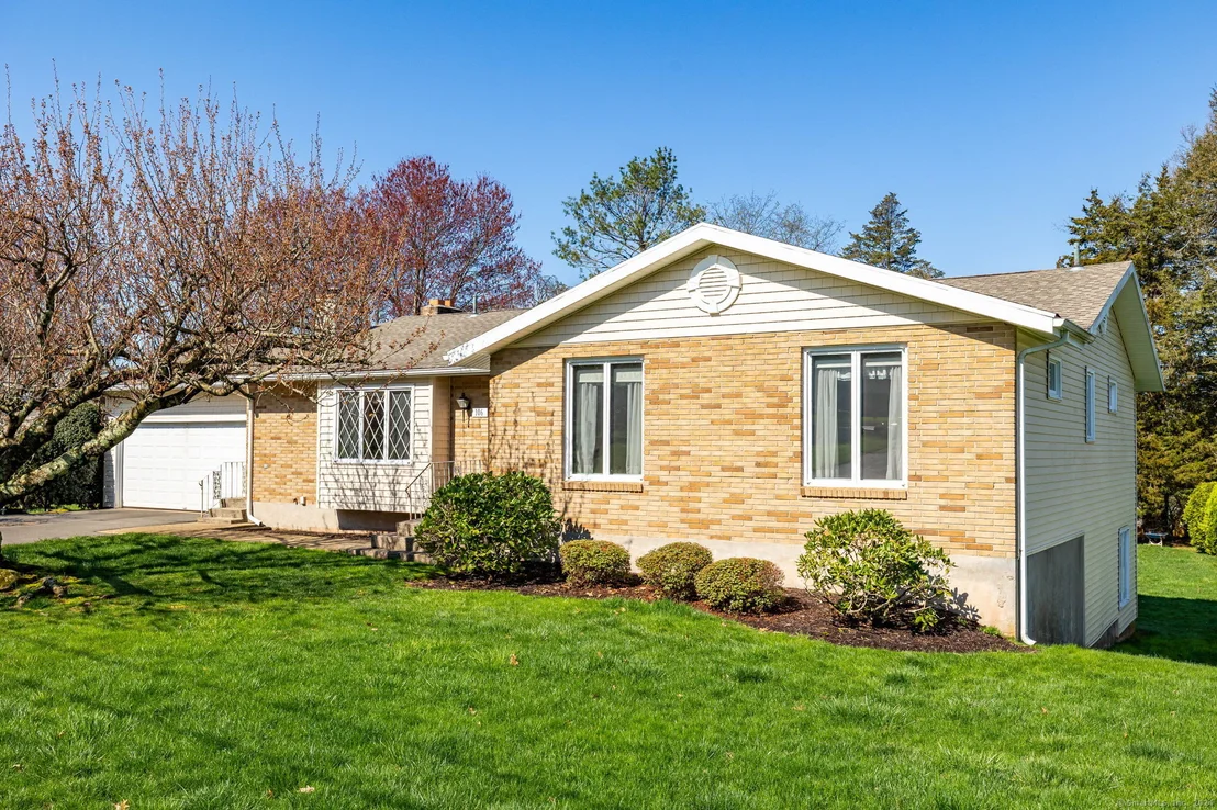 Photo of 106 Juniper Lane