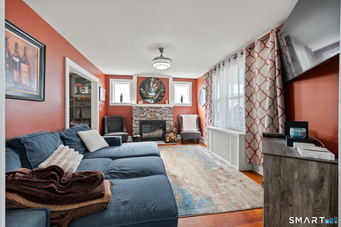 Photo of 32 Burr Avenue