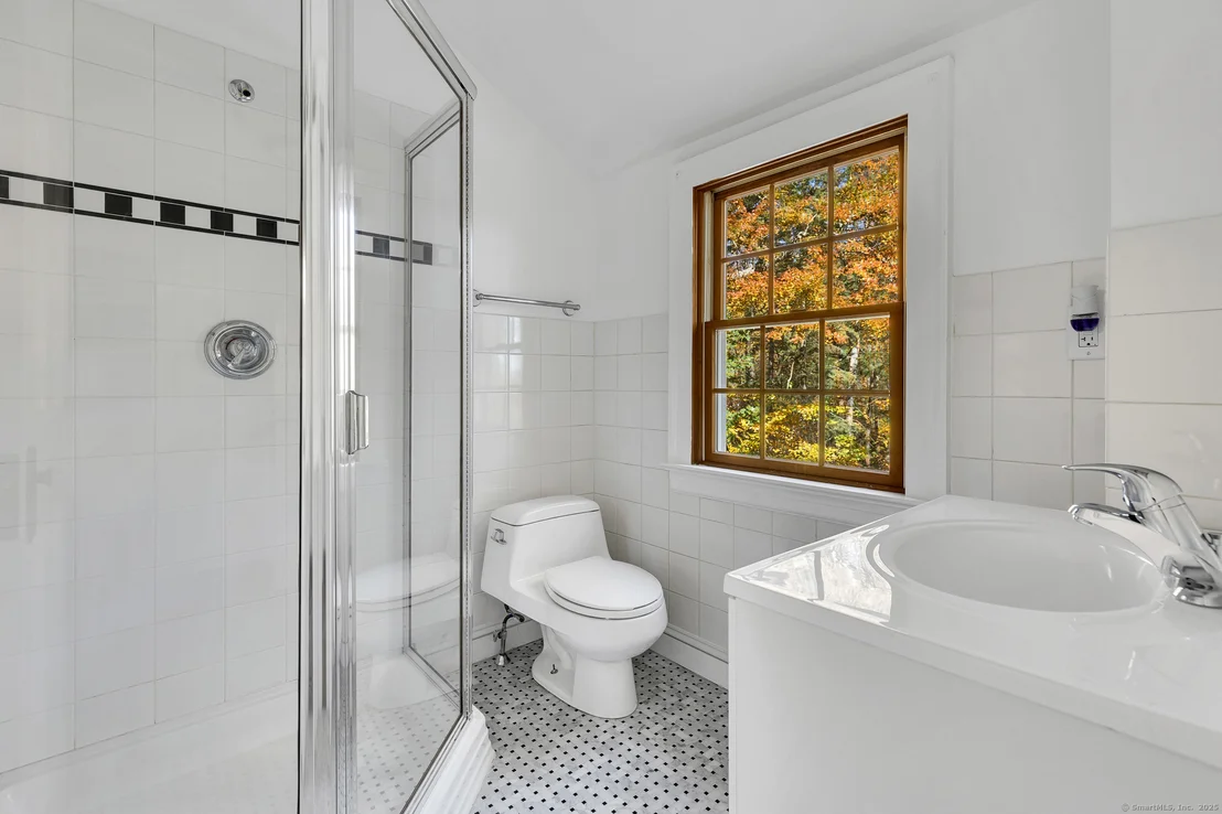 Photo of 31 Cedarhurst Lane