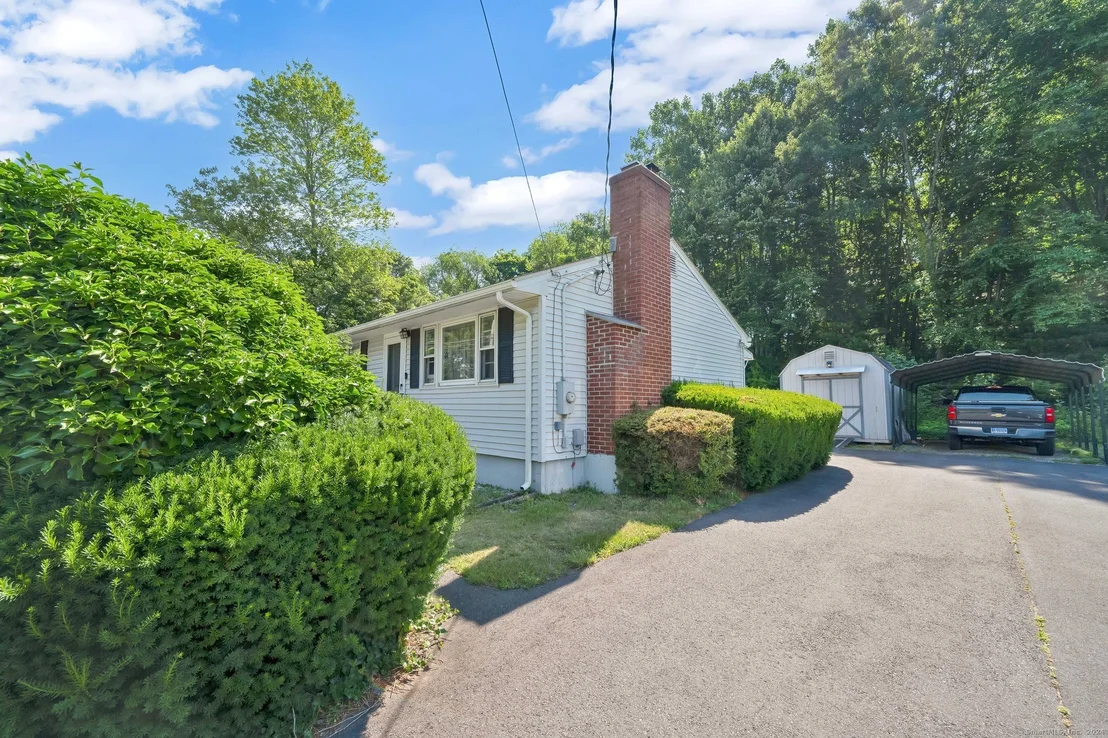 Photo of 2807 Ellington Road