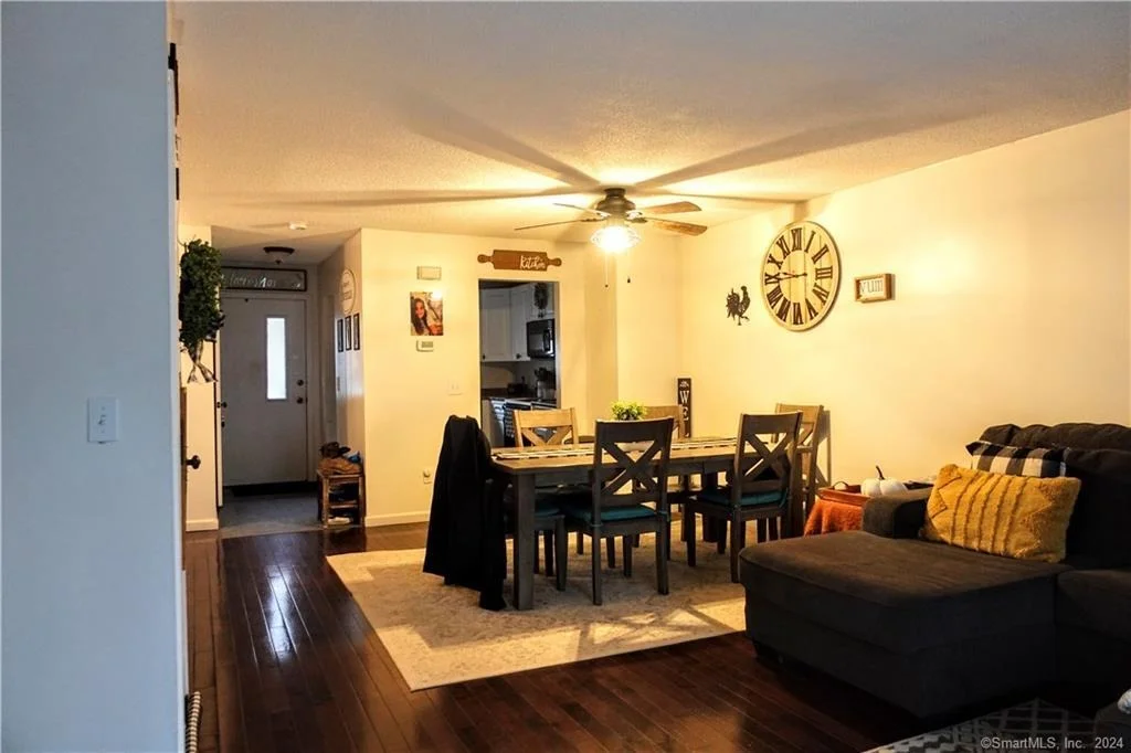 Photo of Unit 46 at 827 Oronoke Road