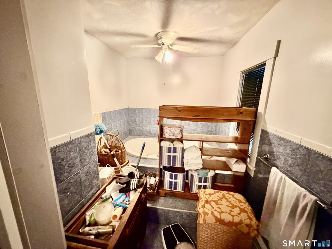 Photo of 593 Pomfret Street
