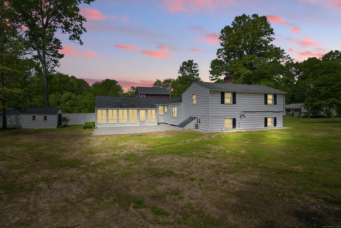 Photo of 843 Overhill Drive