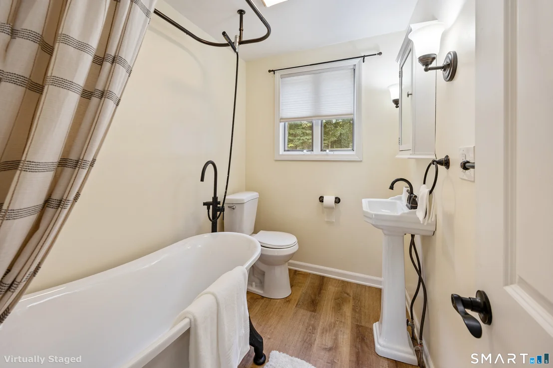 Photo of 20 Hydelor Avenue