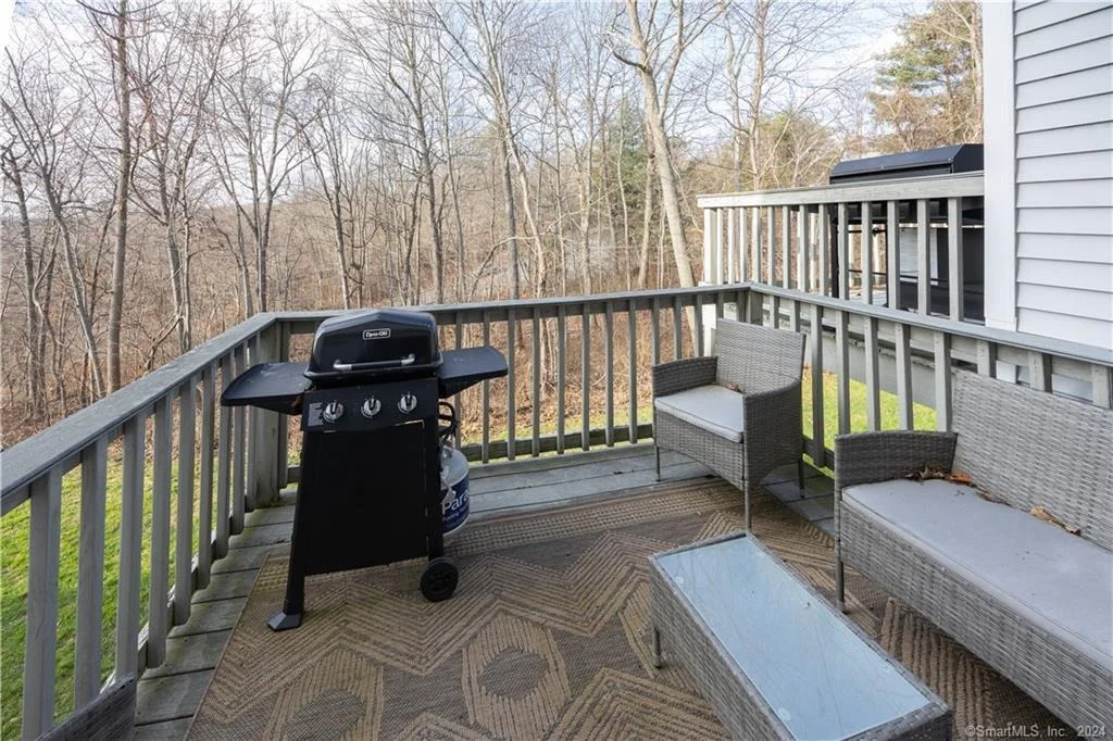 Photo of Unit 41D at 925 Oronoke Road