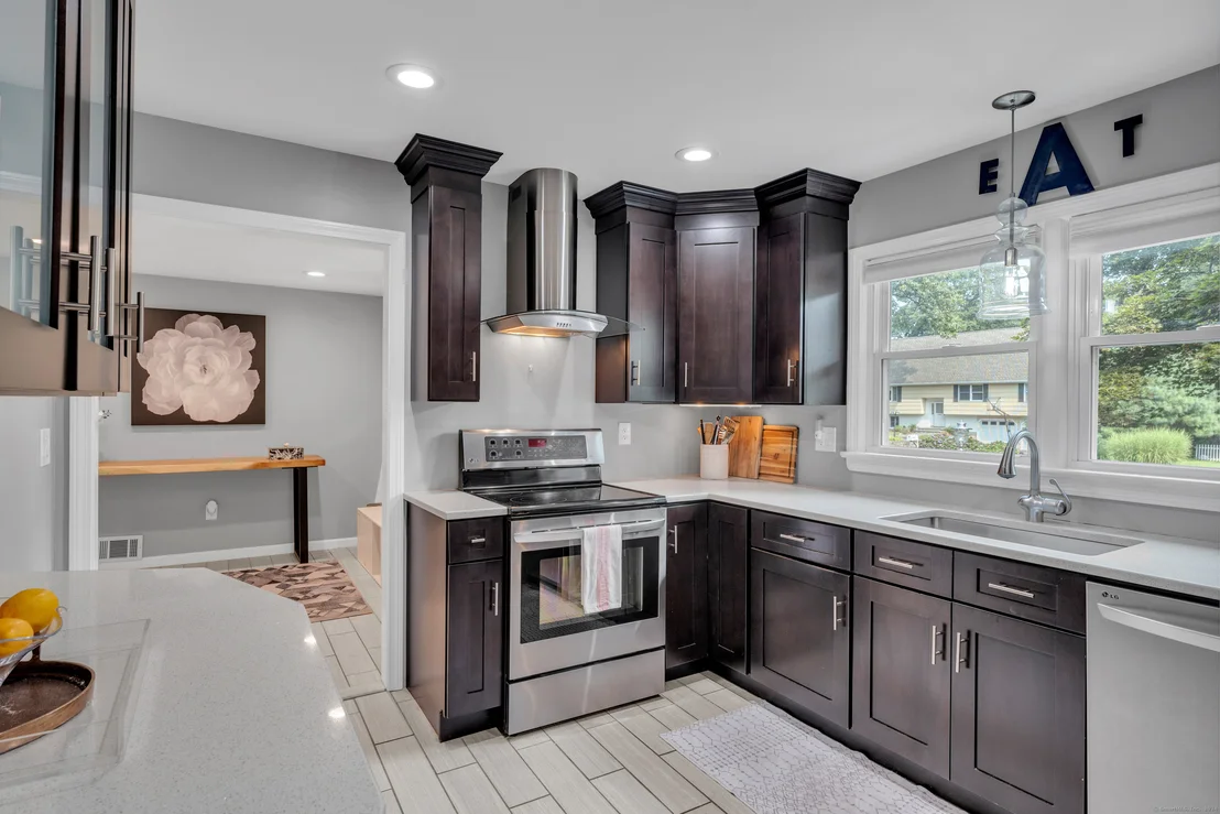 Photo of 56 Leffert Road
