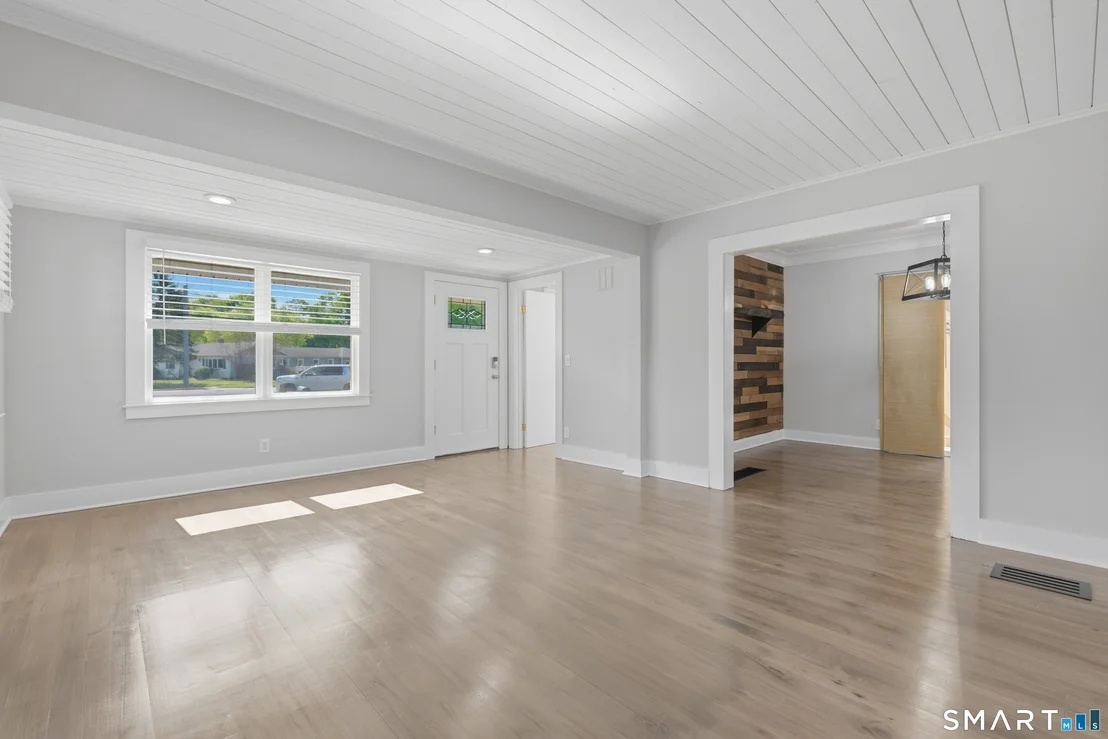 Photo of 649 Maple Avenue