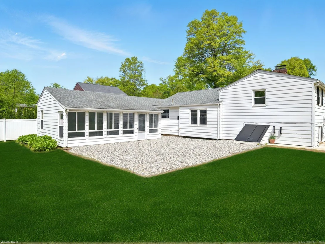 Photo of 843 Overhill Drive