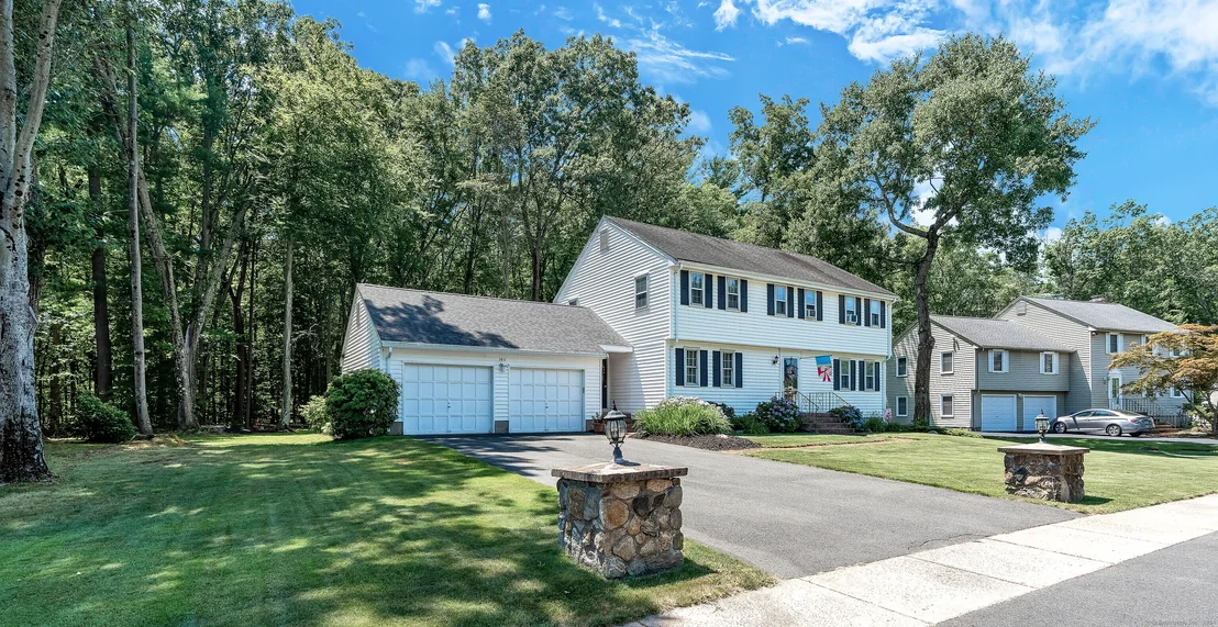 Photo of 302 Quarry Brook Drive