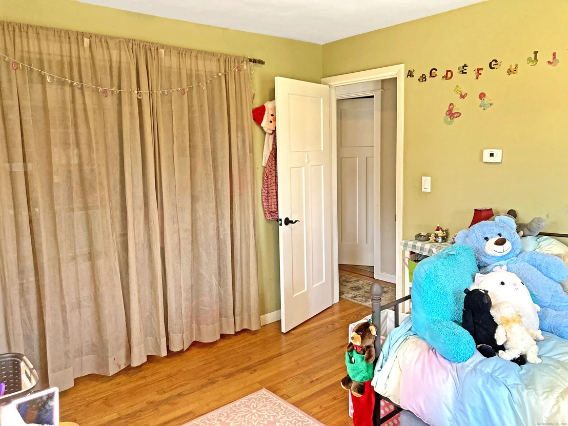 Photo of 666 Trumbull Highway