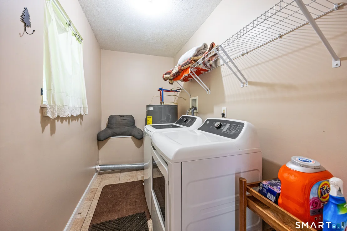Photo of Unit 41D at 925 Oronoke Road