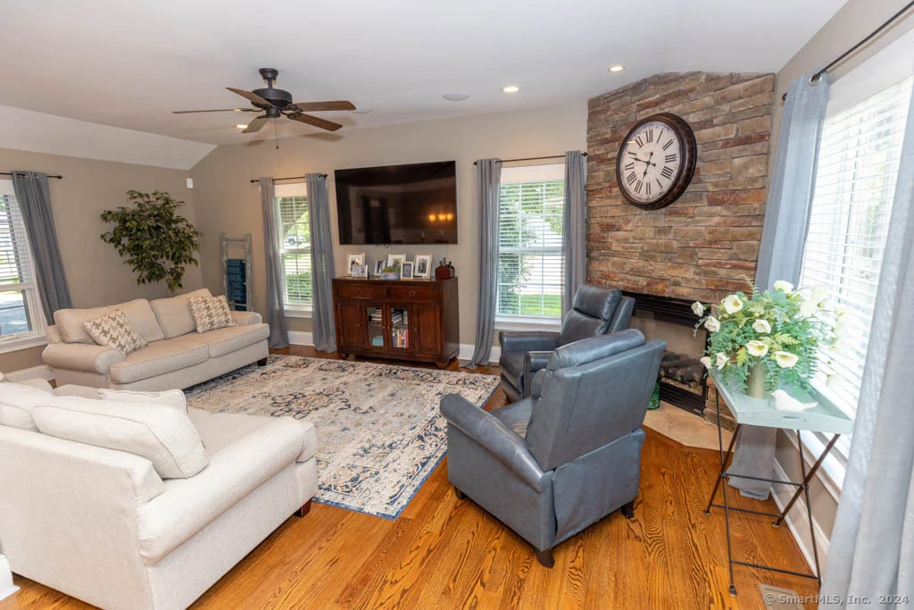 Photo of 8 Maynard Circle